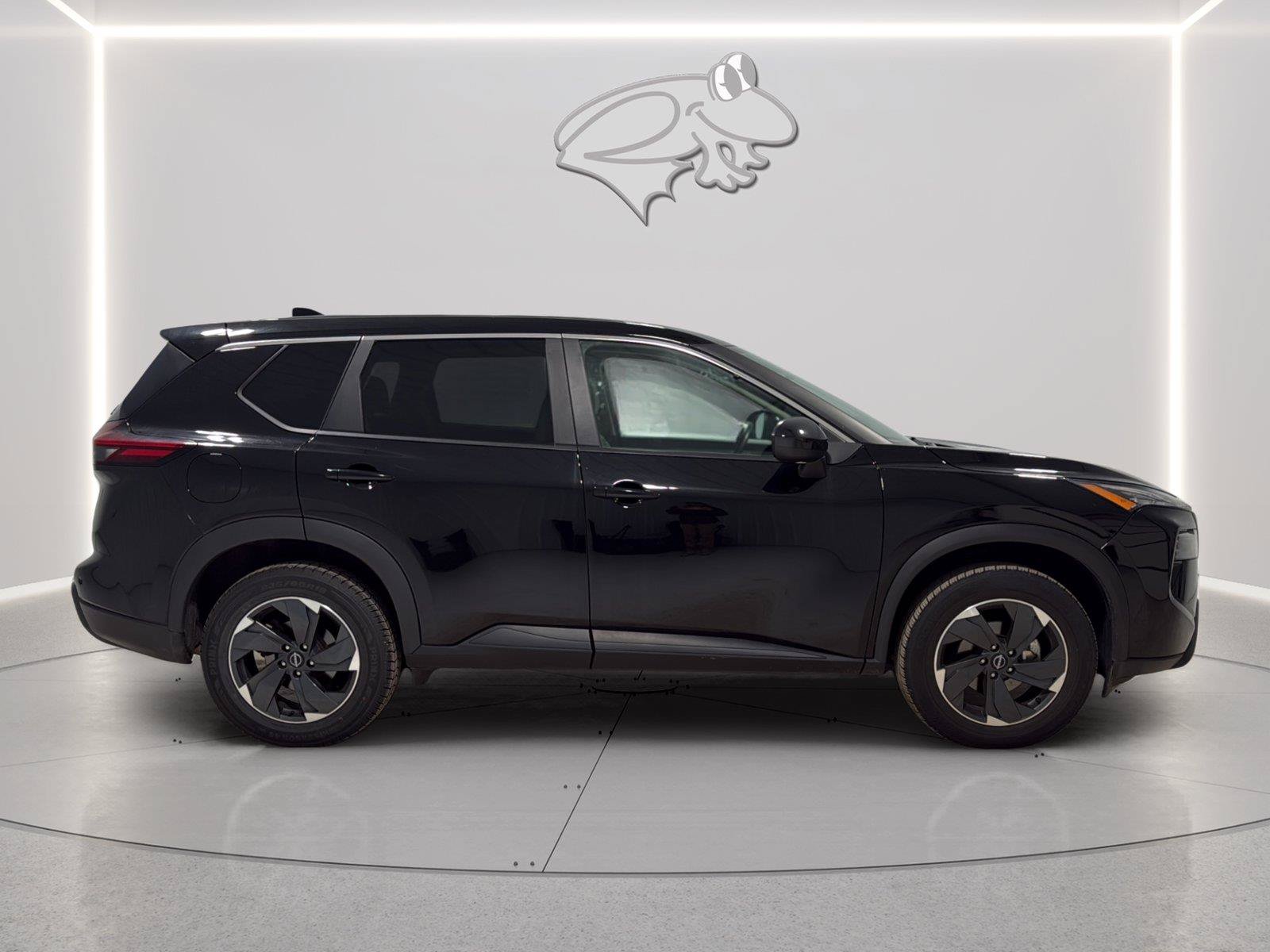 Used 2025 Nissan Rogue SV AWD/4WD image 6