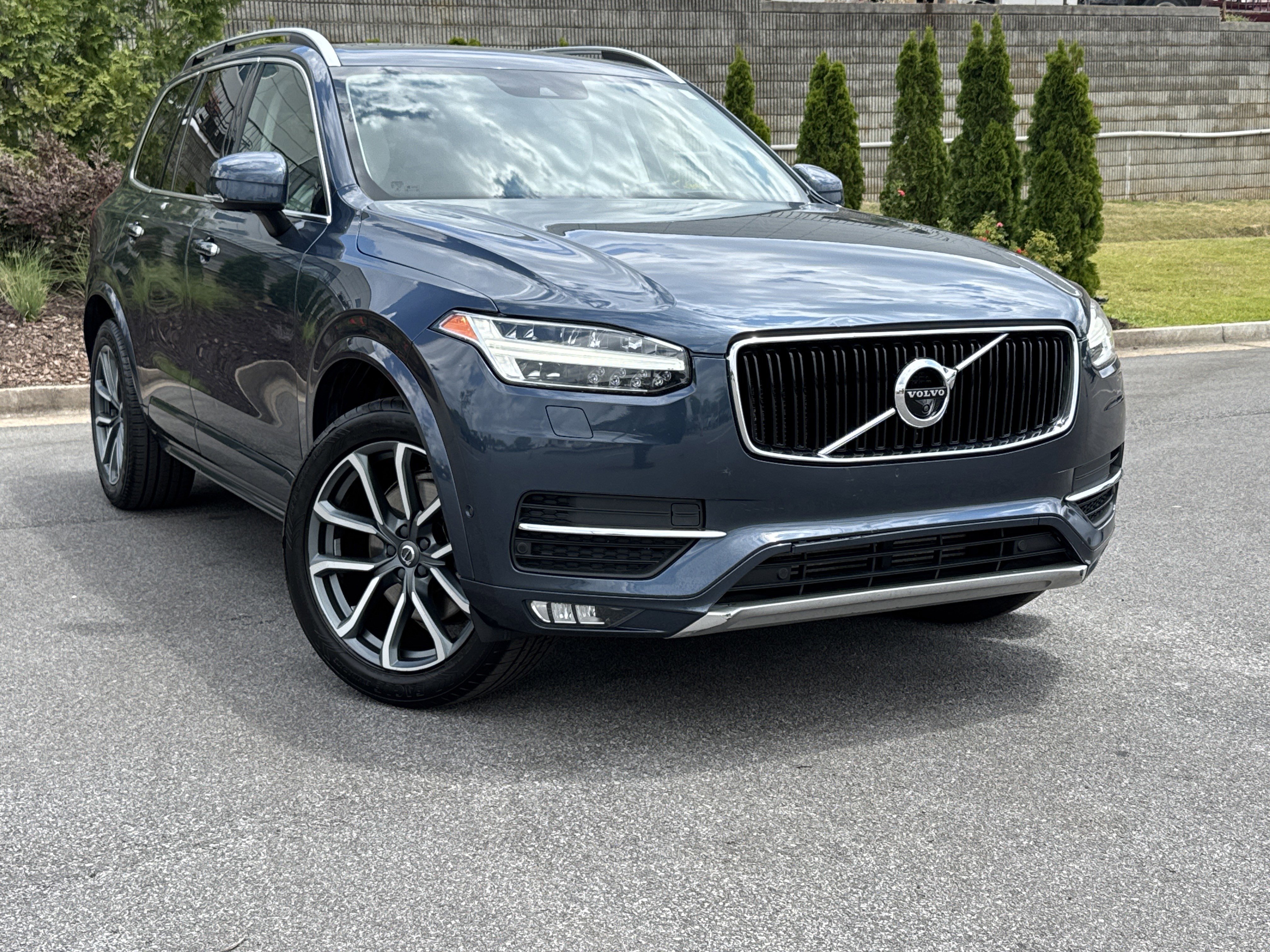 Used 2019 Volvo XC90 T6 Momentum w/ Advanced Package AWD/4WD image 2