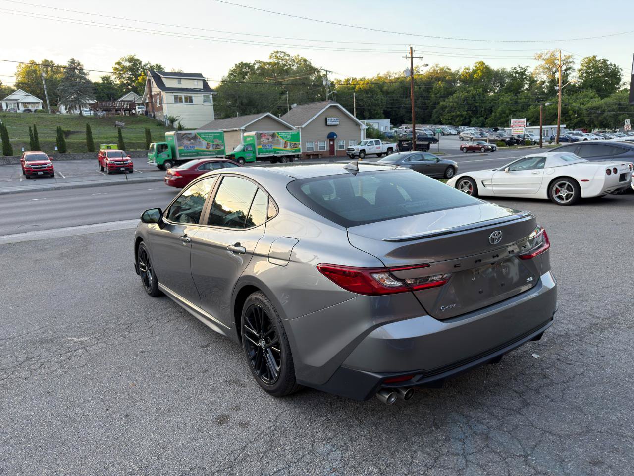 Used 2025 Toyota Camry SE w/ Convenience Package FWD image 7