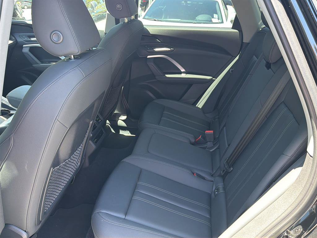 Used 2025 Audi Q5 Premium w/ Convenience Package AWD/4WD image 13