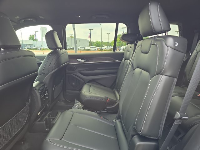 New 2026 Jeep Grand Cherokee L Limited AWD/4WD image 15