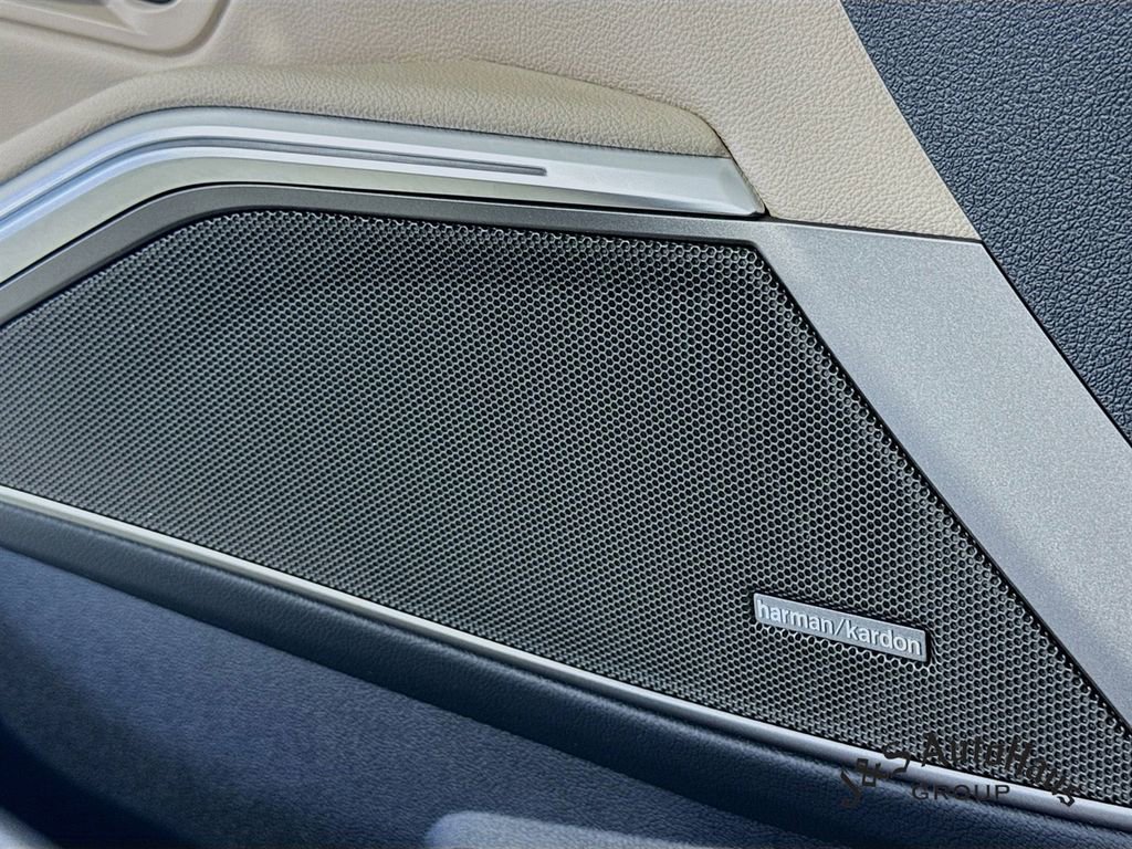 Used 2025 BMW M340i xDrive w/ Premium Package image 24