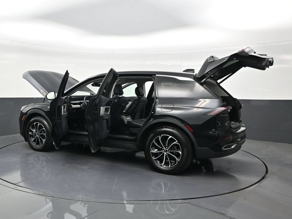 Used 2025 Lincoln Nautilus Premier AWD/4WD image 33