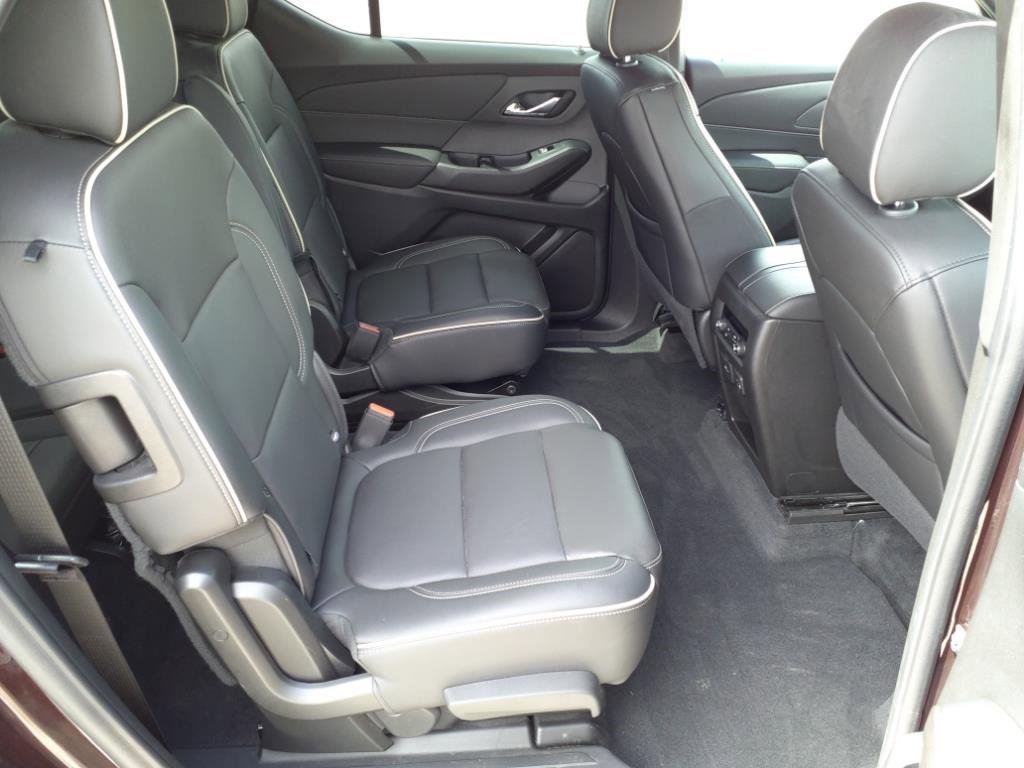 Used 2023 Chevrolet Traverse Premier image 16