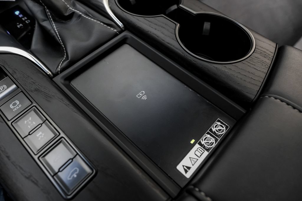 Used 2022 Lexus LX 600 4WD w/ Luxury Package image 31