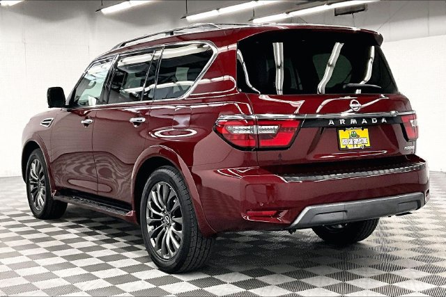 Used 2024 Nissan Armada Platinum w/ Captain's Chairs Package AWD/4WD image 2