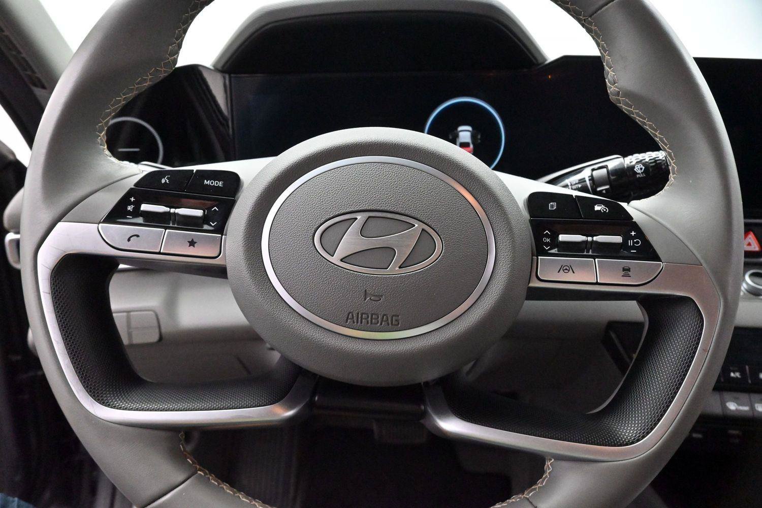 Used 2024 Hyundai Elantra SEL w/ Convenience Package FWD image 15