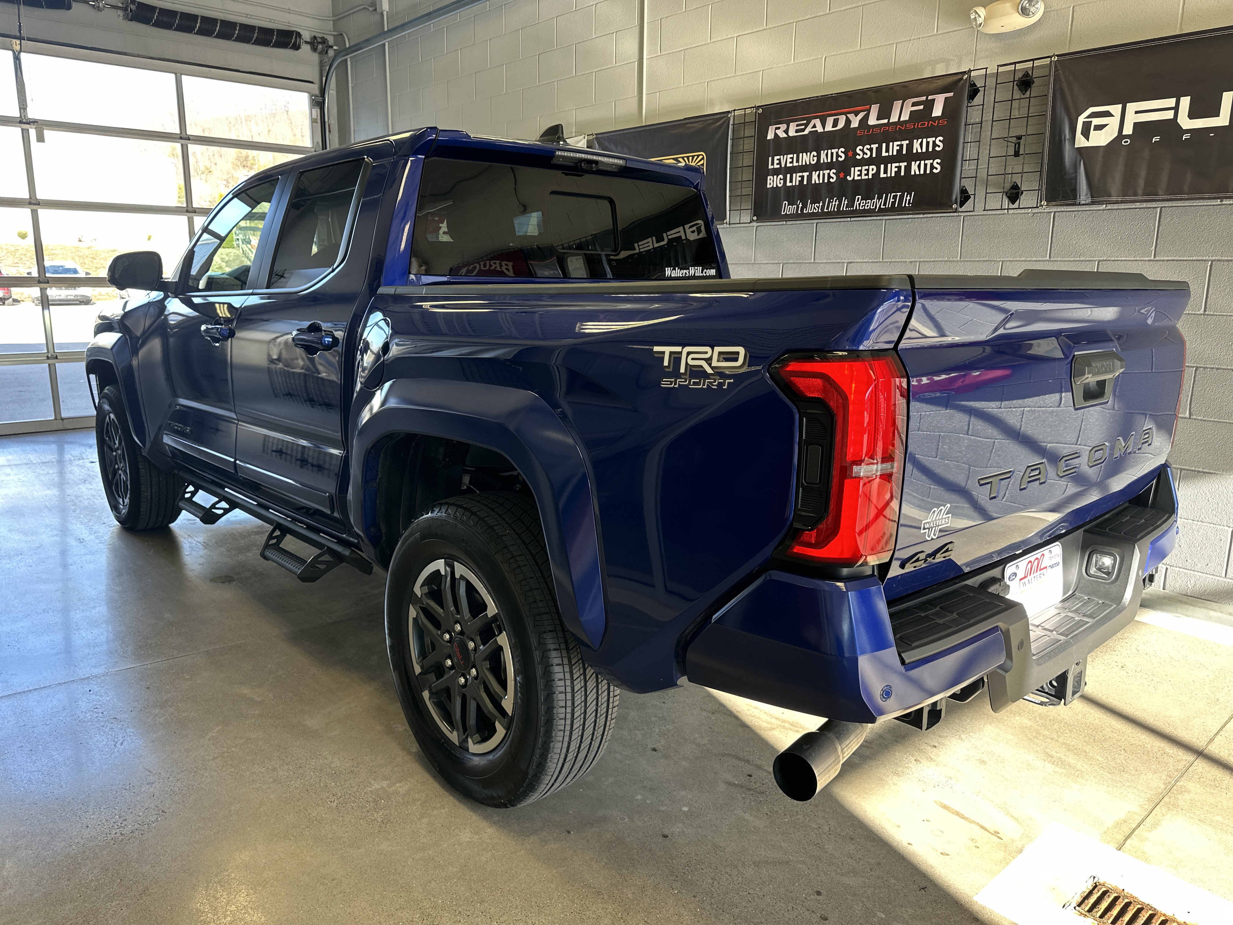 Used 2025 Toyota Tacoma TRD Sport image 4