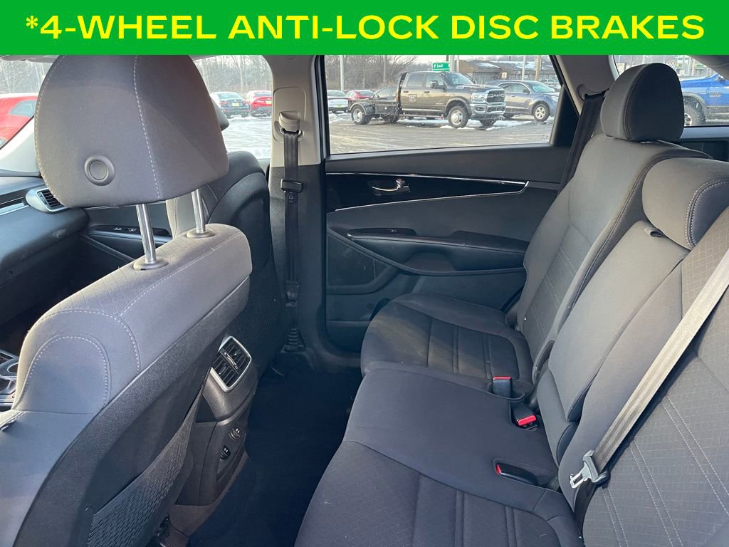 Used 2019 Kia Sorento S image 14