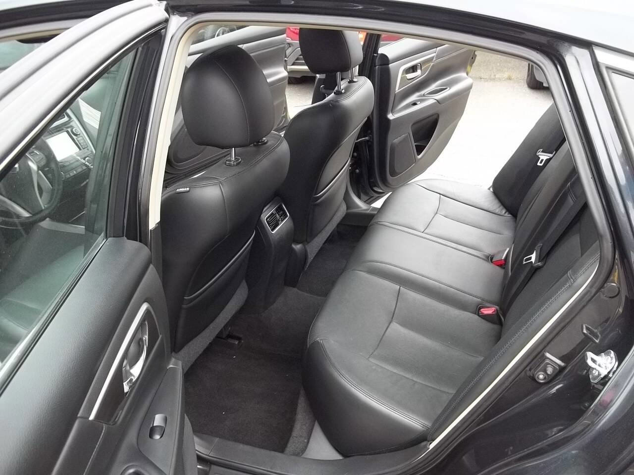 Used 2013 Nissan Altima 2.5 SL w/ Technology Pkg image 8