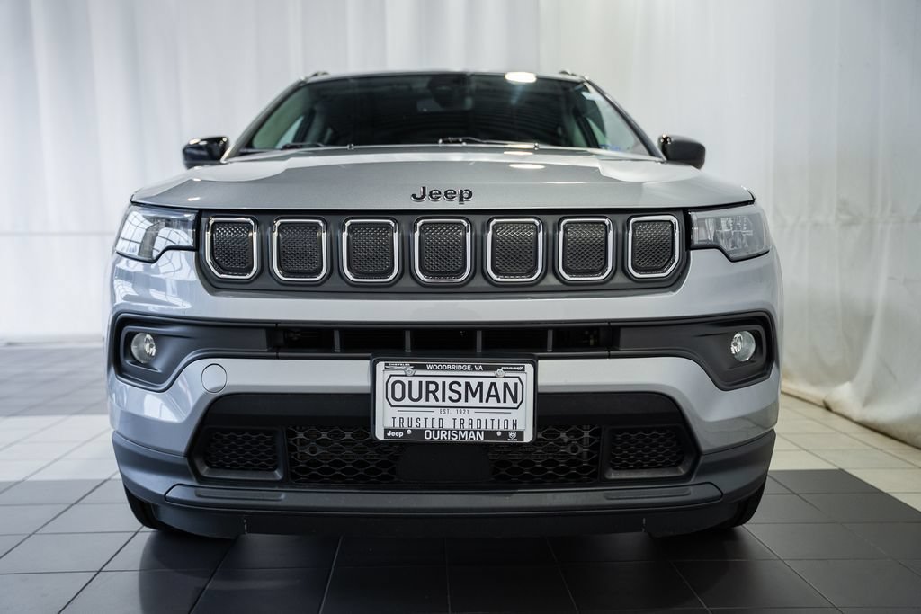Certified 2022 Jeep Compass Latitude AWD/4WD image 2