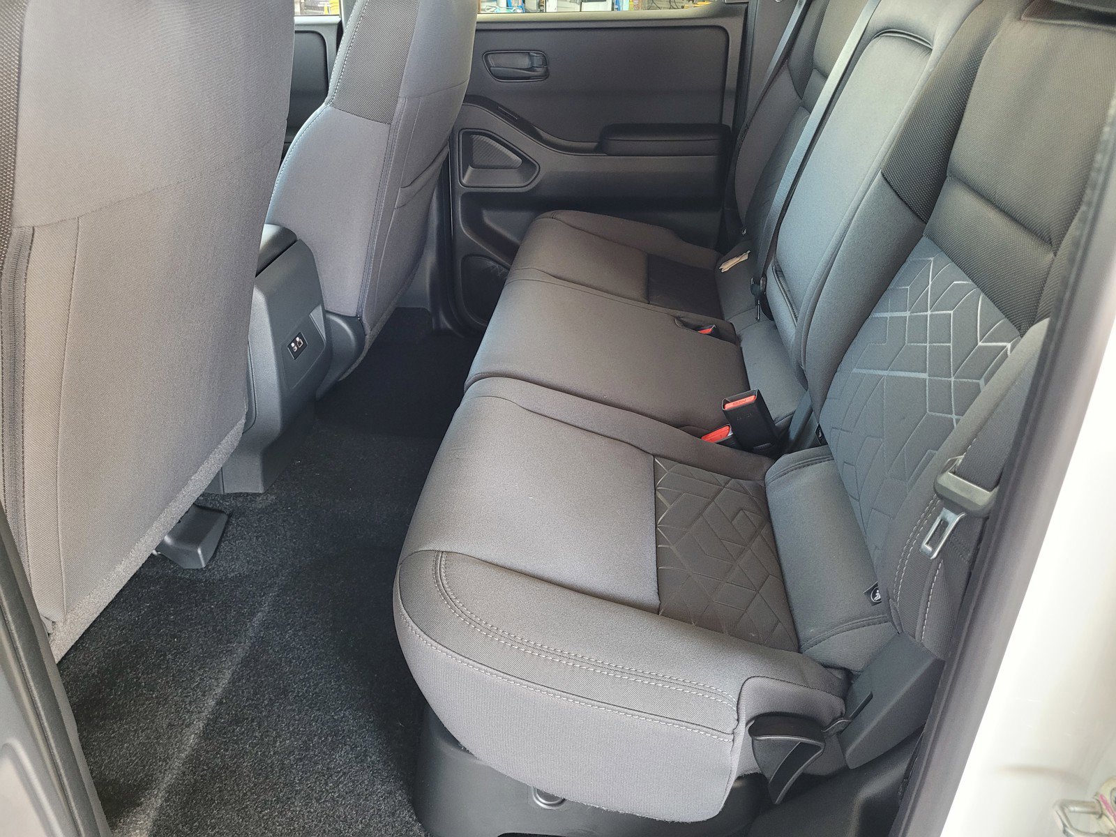 New 2026 Nissan Frontier SV w/ Tow Package image 7