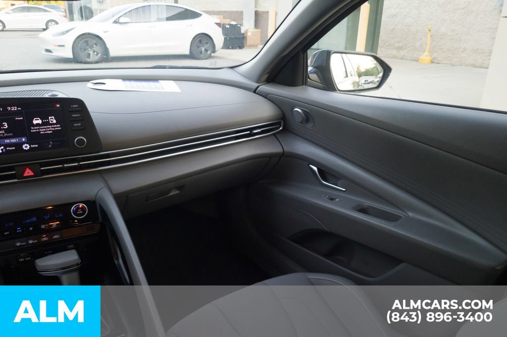 Used 2023 Hyundai Elantra SEL FWD image 18