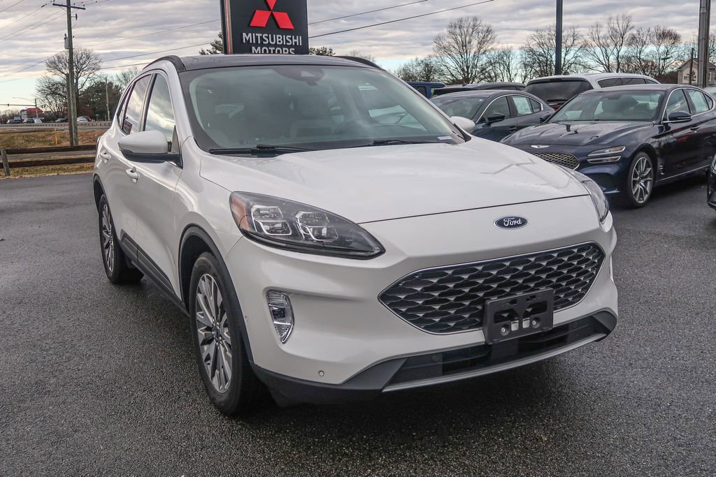 Used 2020 Ford Escape Titanium w/ Titanium Premium Package 2.0 image 7