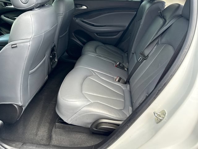 Used 2020 Buick Envision Essence FWD image 21