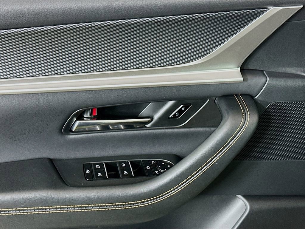 Certified 2025 MAZDA CX-70 3.3 Turbo S w/ Premium Package image 18