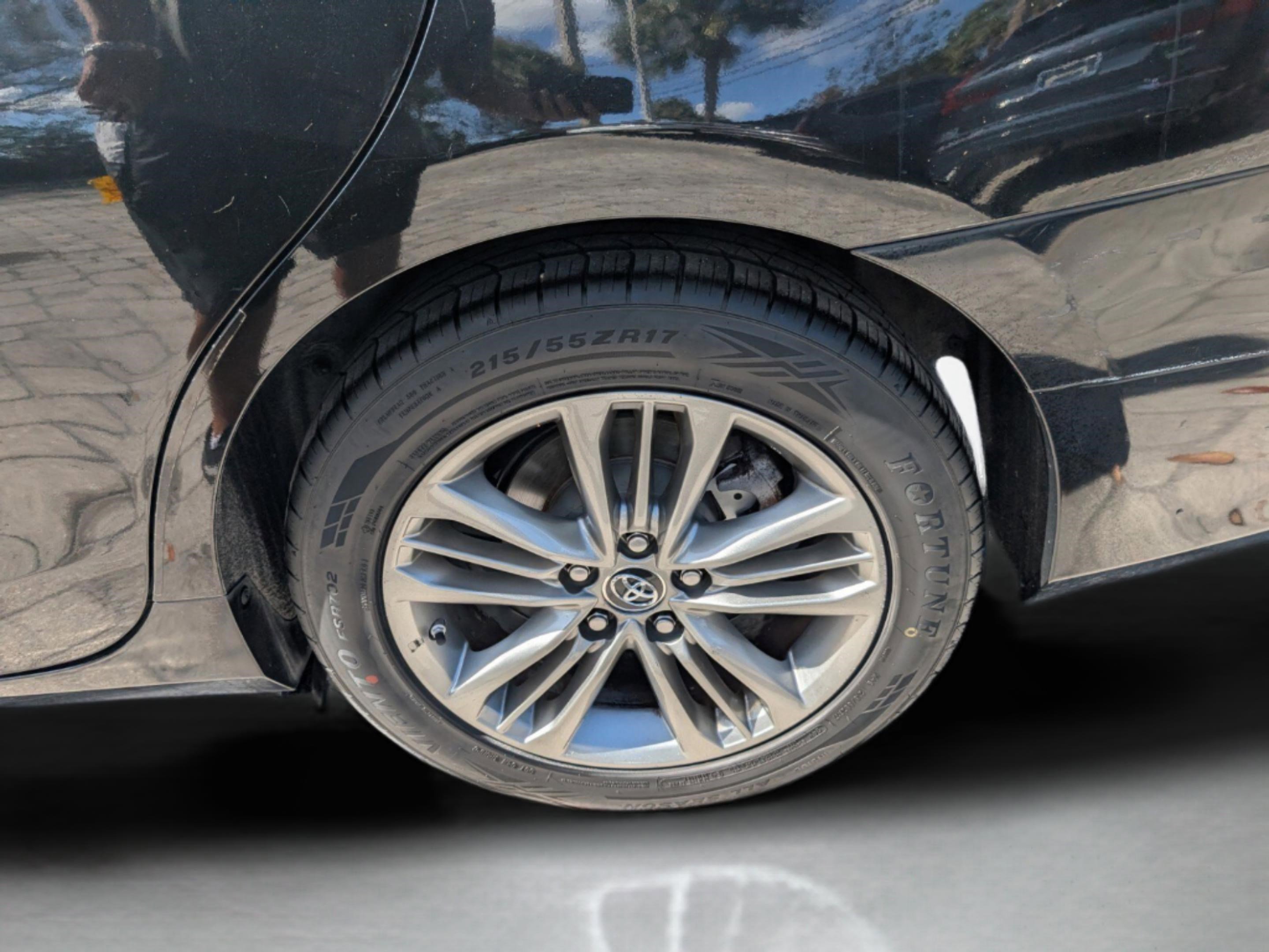 Used 2015 Toyota Camry SE image 17