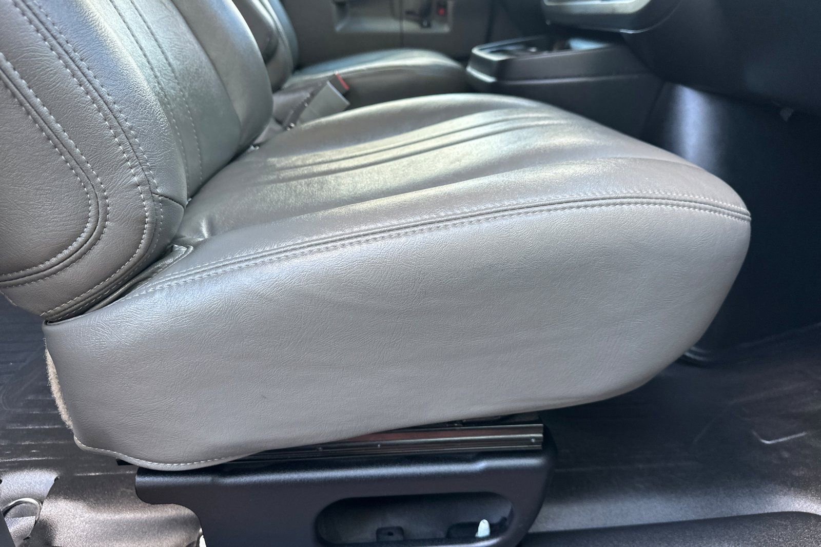 Used 2023 GMC Savana 2500 Extended w/ Driver Convenience Package image 22