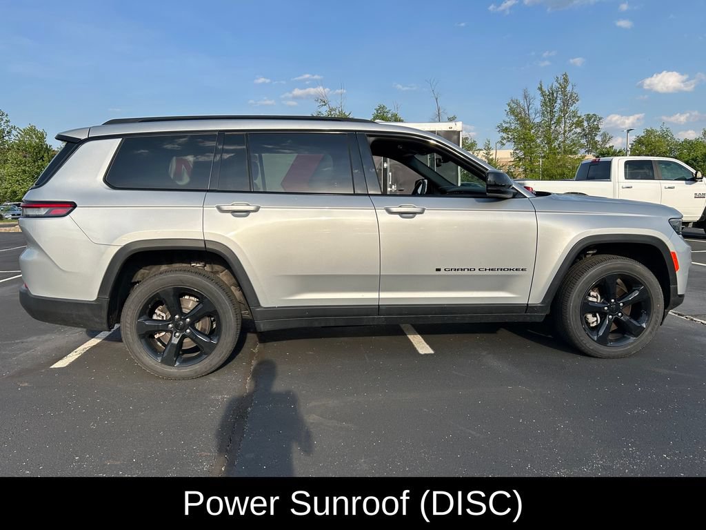 Used 2023 Jeep Grand Cherokee L Laredo AWD/4WD image 9