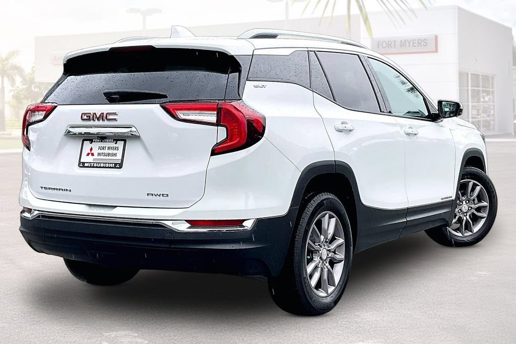 Used 2024 GMC Terrain SLT AWD/4WD image 33