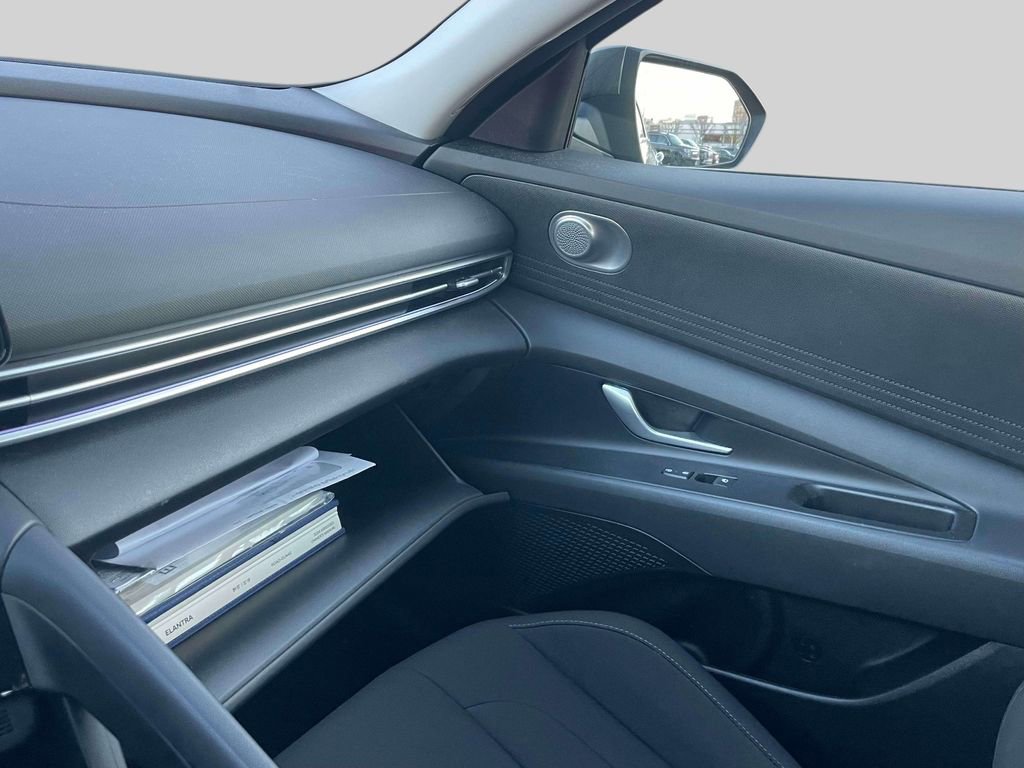 Used 2024 Hyundai Elantra SEL image 33