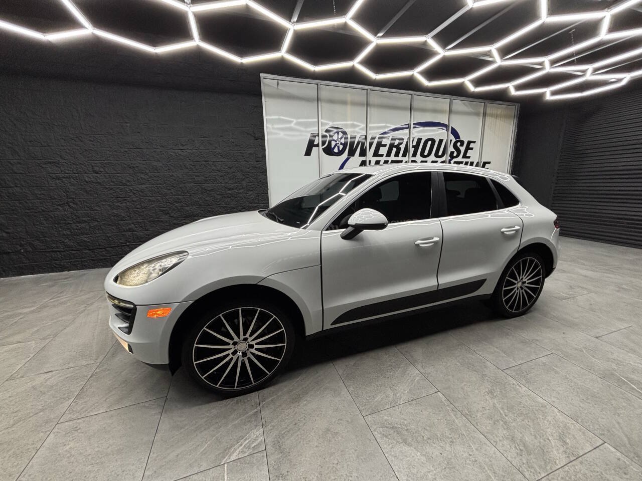 Used 2015 Porsche Macan S w/ Premium Package Plus AWD/4WD image 6