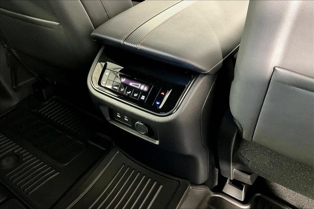 New 2026 Nissan Armada PRO-4X w/ Captain's Chari Seat Package AWD/4WD image 33