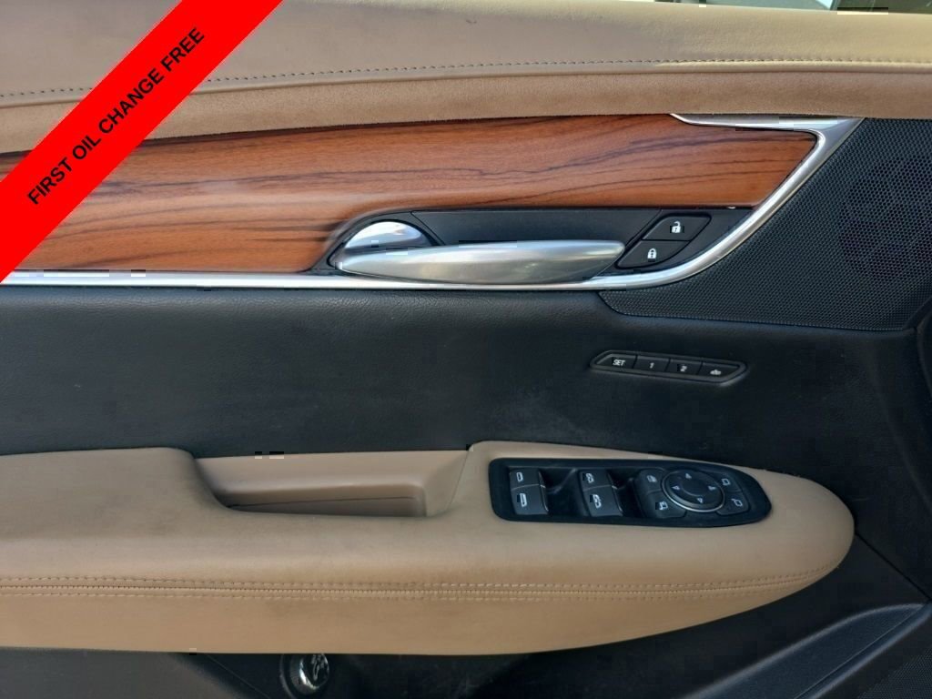 Used 2019 Cadillac XT5 Platinum AWD/4WD image 14