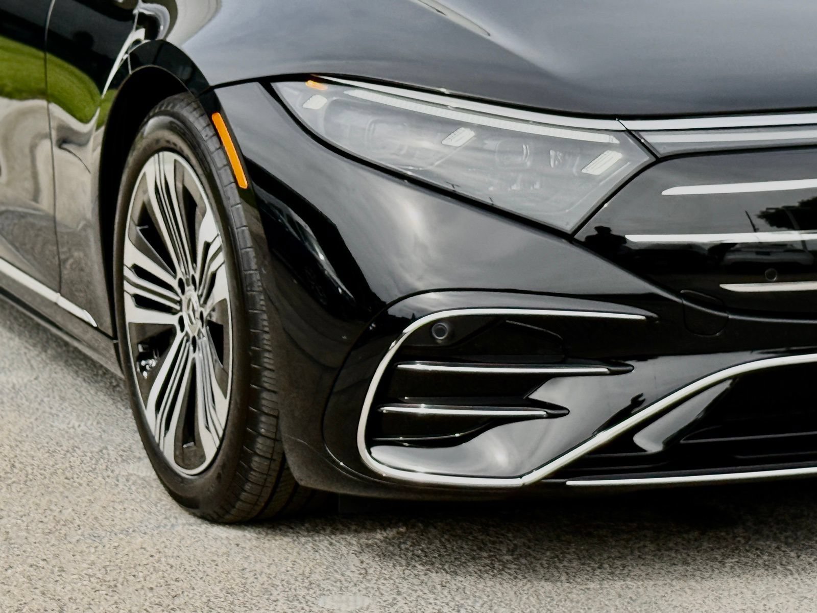 New 2026 Mercedes-Benz EQS 580 4MATIC Sedan image 9