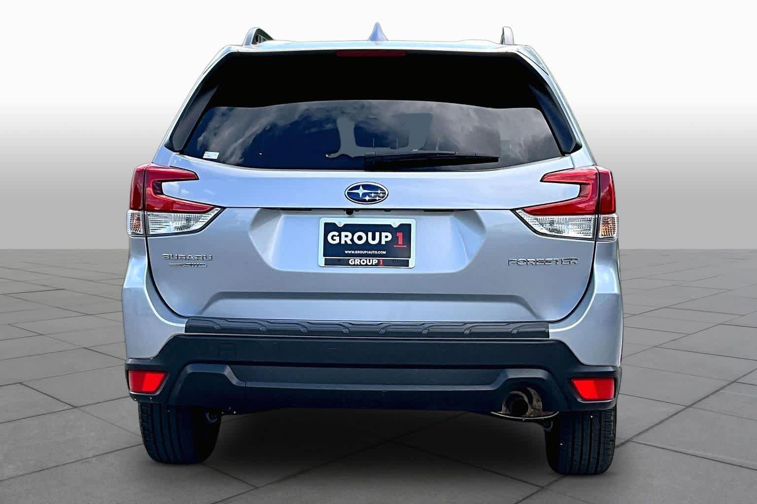 Used 2022 Subaru Forester Premium AWD/4WD image 5