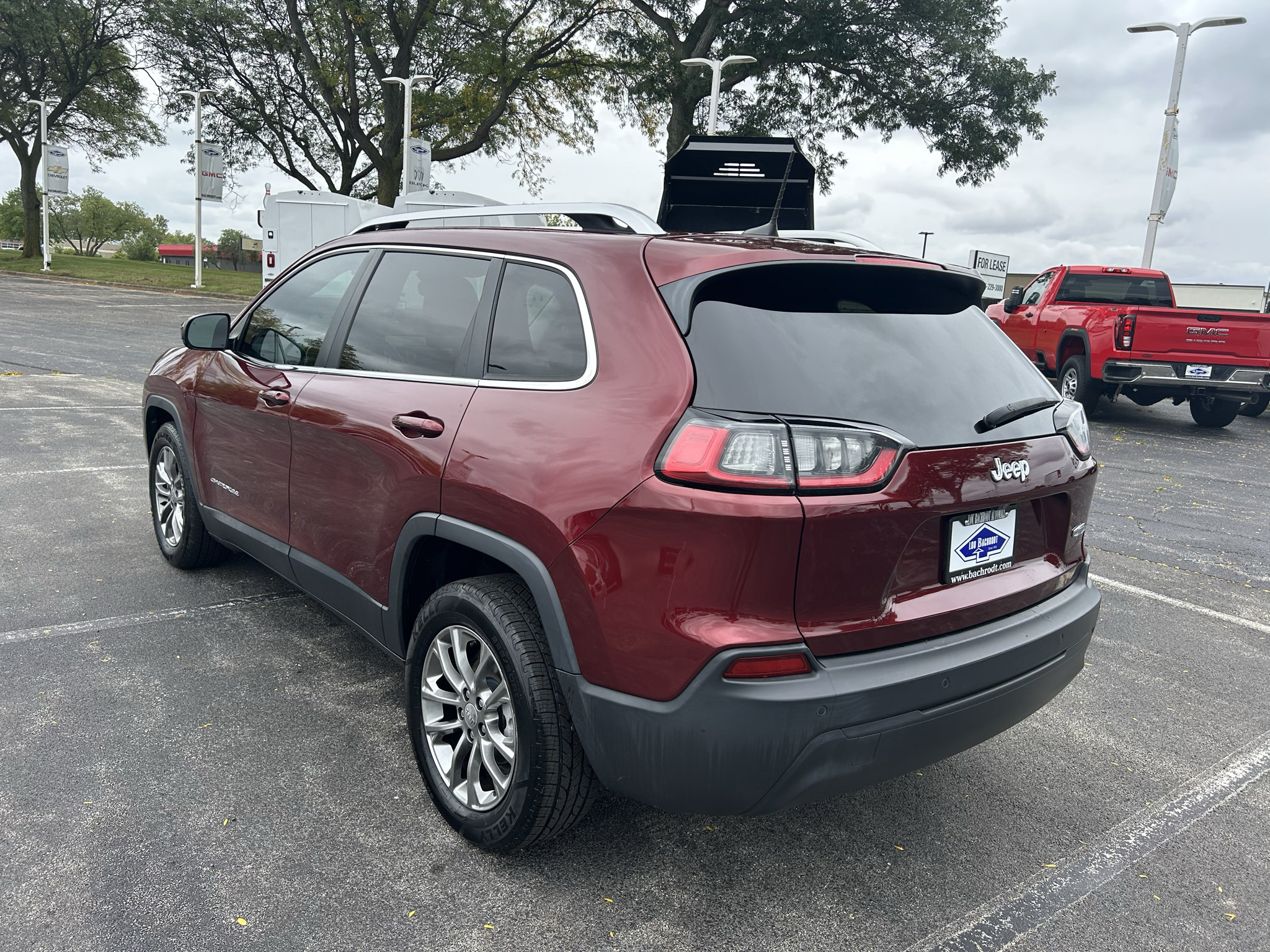 Used 2019 Jeep Cherokee Latitude Plus w/ Comfort/Convenience Group FWD image 5