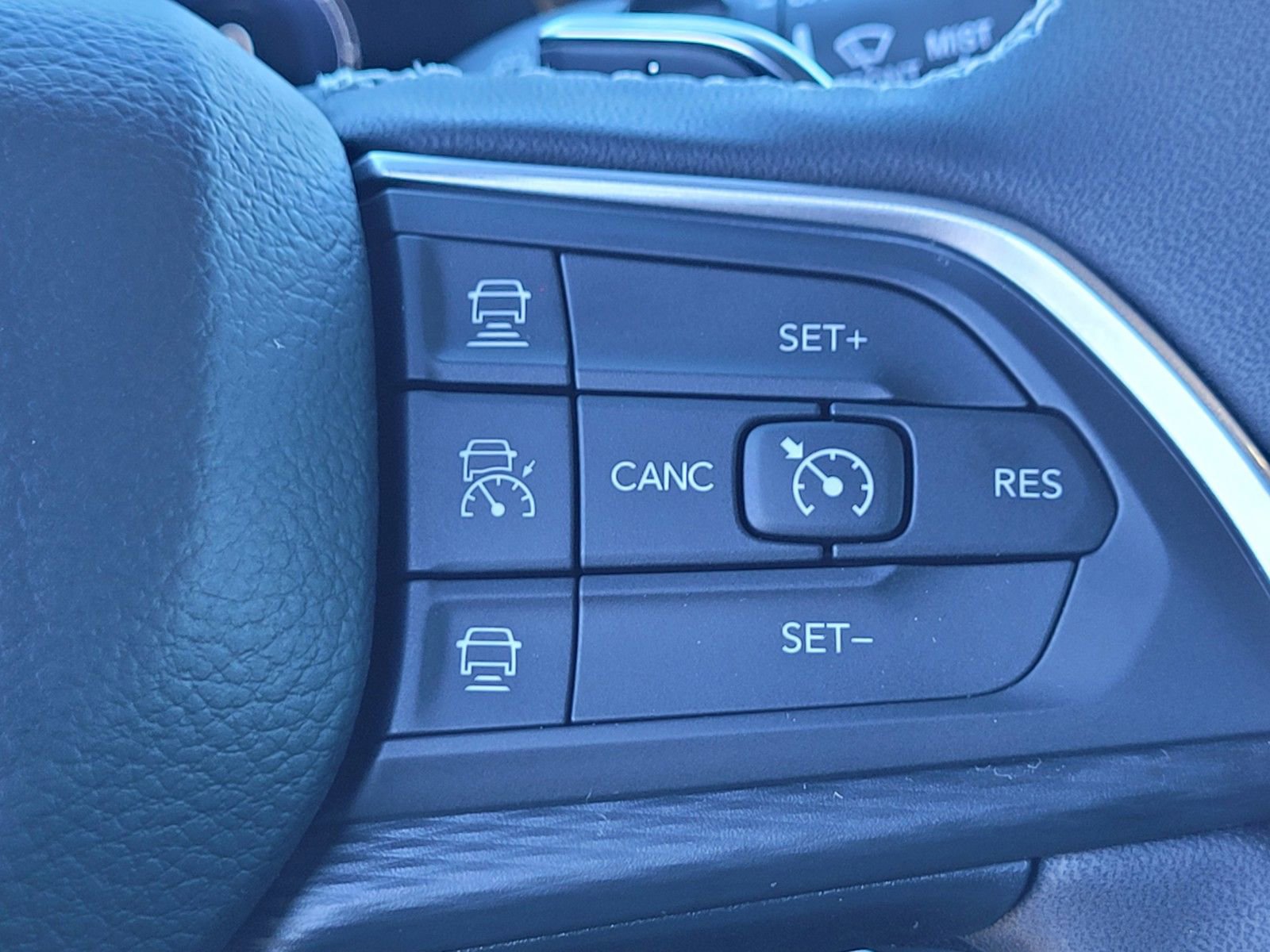 New 2025 Jeep Grand Cherokee Altitude image 22