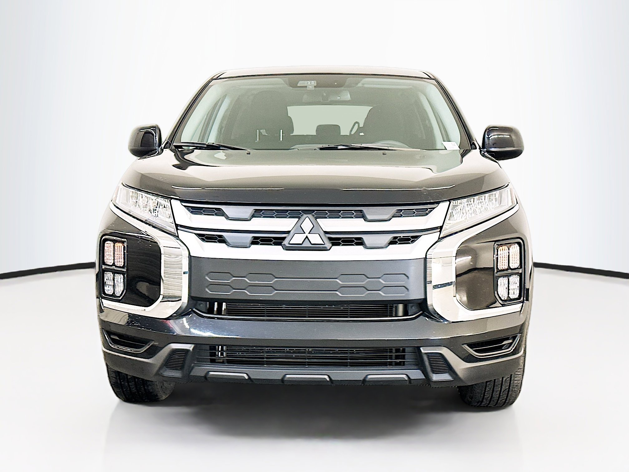 Used 2025 Mitsubishi Outlander Sport ES image 2