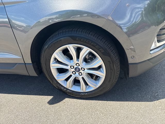 Used 2019 Ford Edge Titanium w/ Equipment Group 301A AWD/4WD image 13