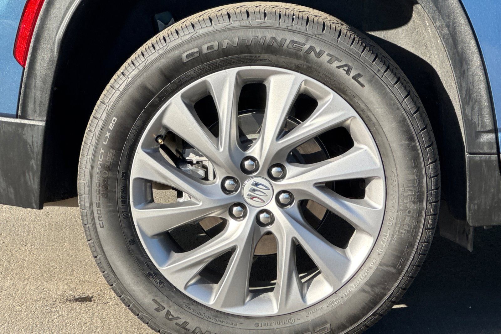 Used 2025 Buick Enclave Preferred image 42