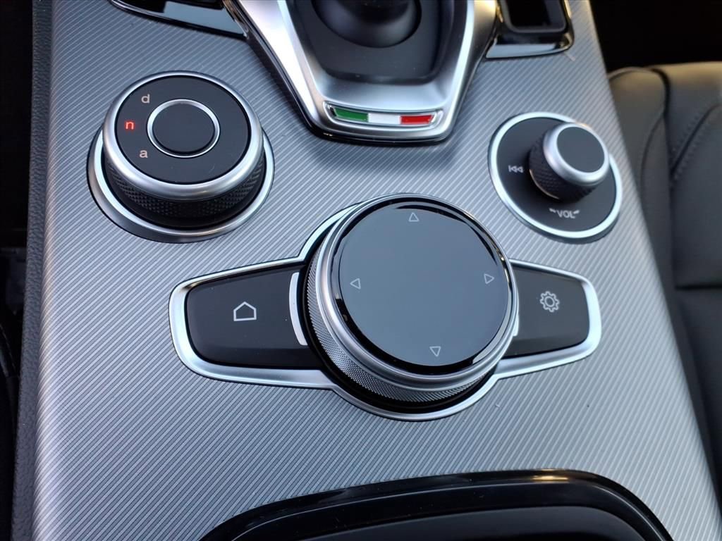 New 2026 Alfa Romeo Stelvio Sprint w/ Convenience Package image 20