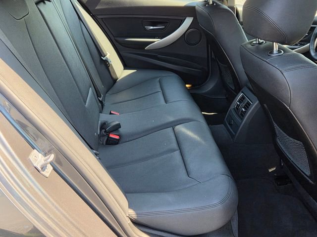 Used 2018 BMW 320i Sedan RWD image 17
