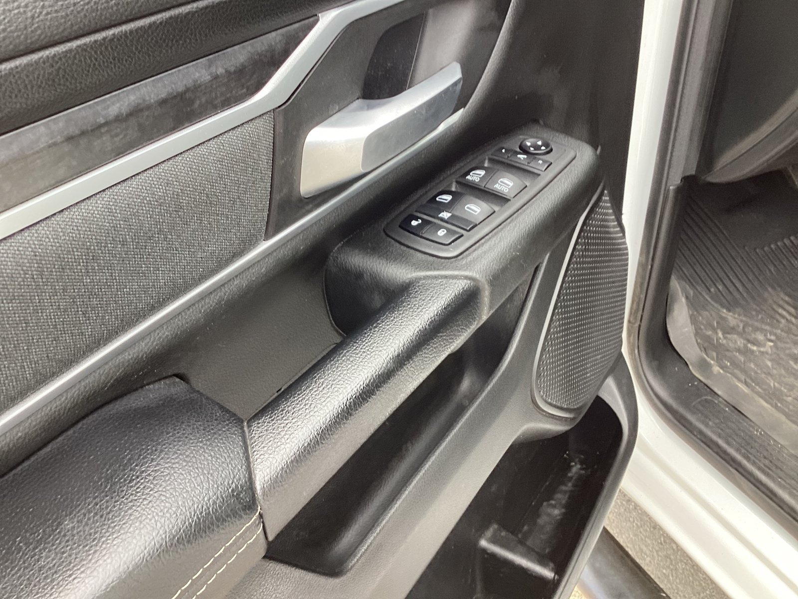 Used 2022 RAM 1500 Big Horn AWD/4WD image 13