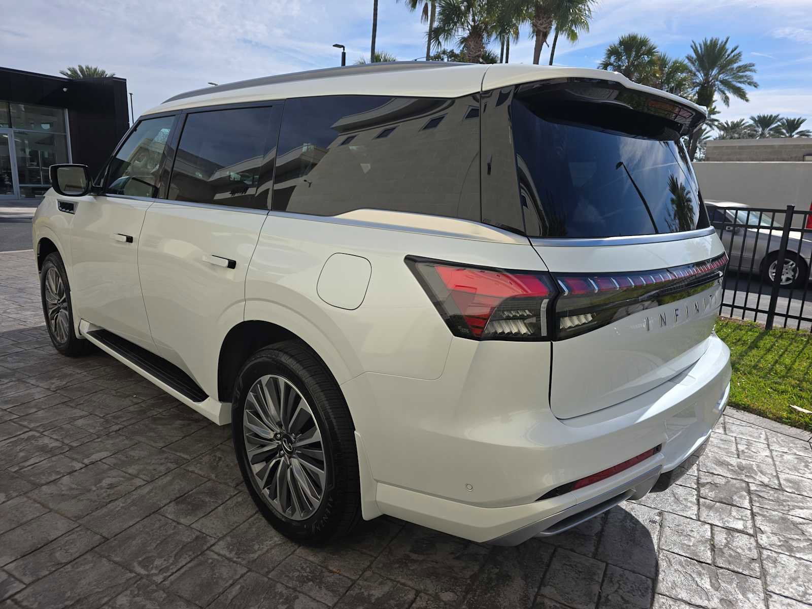 New 2026 INFINITI QX80 Luxe w/ Cargo Package image 7