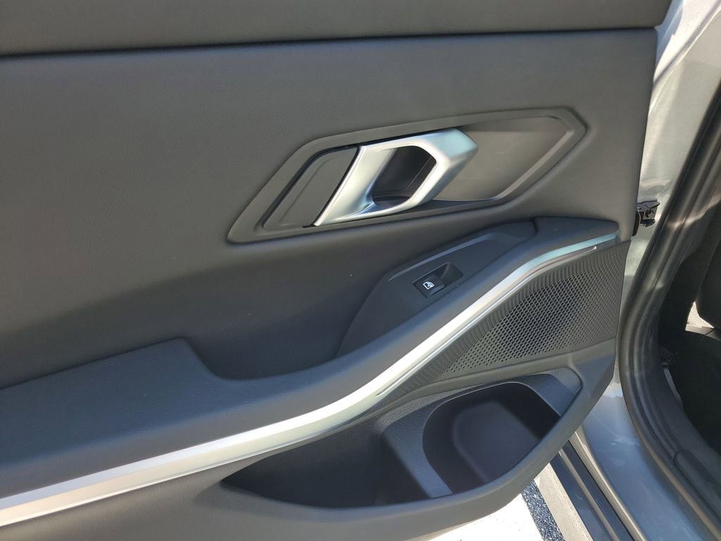 Used 2025 BMW 330i xDrive Sedan image 12