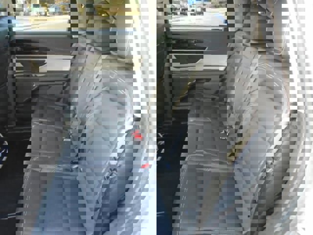 Used 2025 Lincoln Nautilus Premier image 3