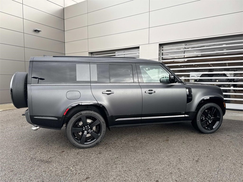 New 2026 Land Rover Defender 130 V8 image 7