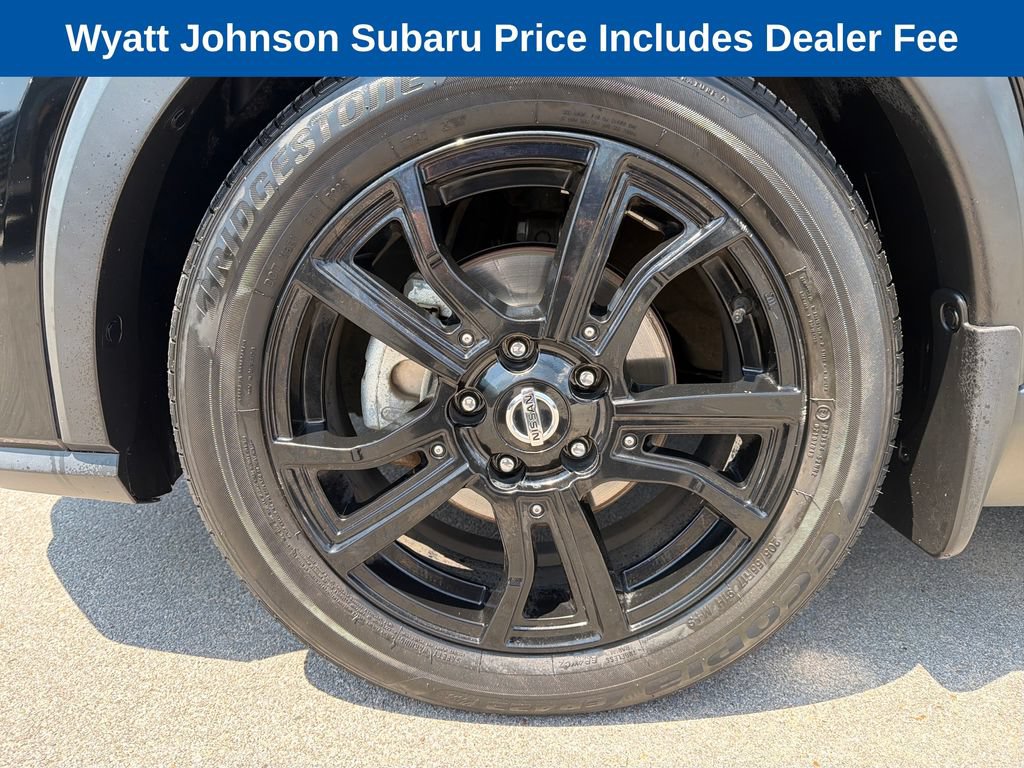 Used 2021 Nissan Kicks SR w/ SR Premium Package FWD image 2
