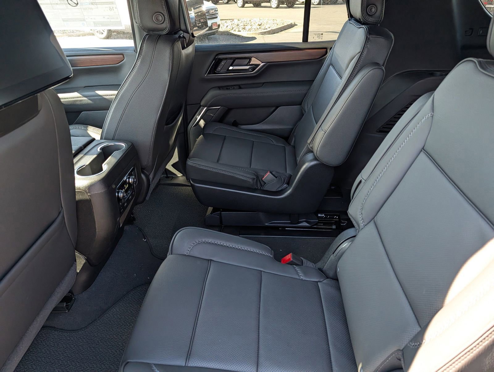 New 2026 GMC Yukon Denali w/ Denali Reserve Package AWD/4WD image 5