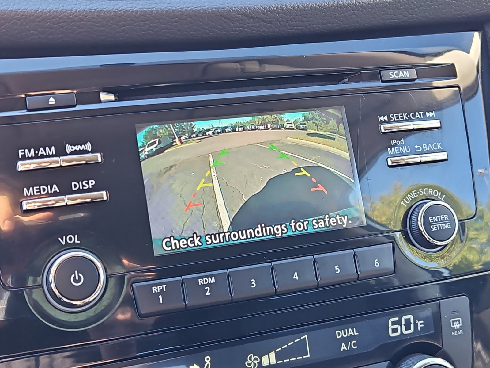 Used 2017 Nissan Rogue SV FWD image 18
