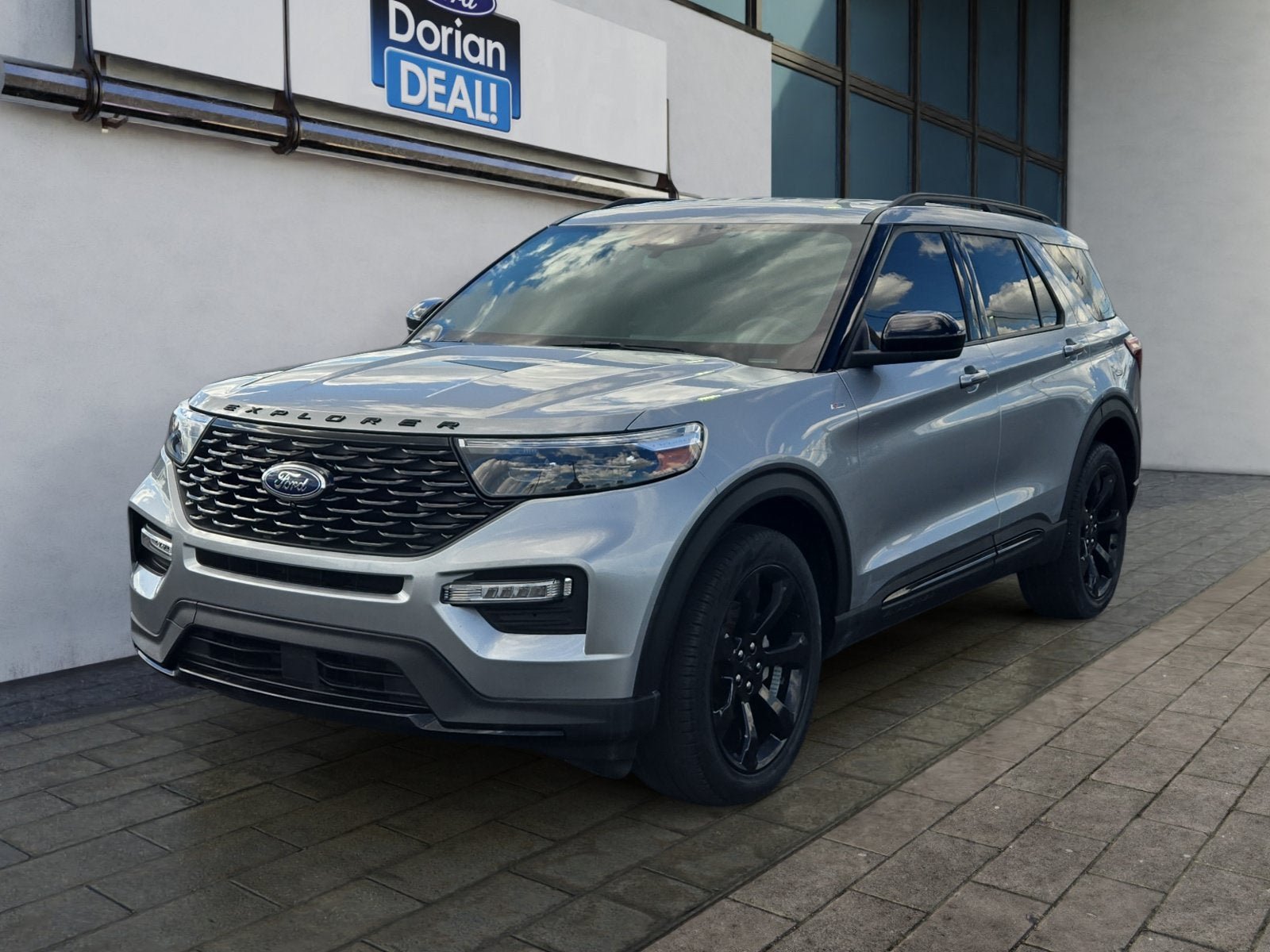 Used 2023 Ford Explorer ST-Line w/ Class IV Trailer Tow Package AWD/4WD image 7