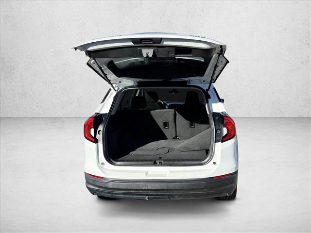 Used 2024 GMC Terrain SLE image 7