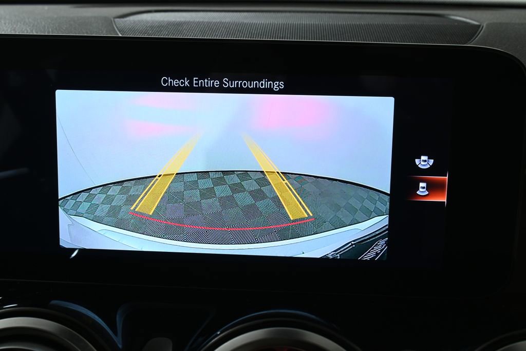 Used 2022 Mercedes-Benz GLB 250 4MATIC image 24