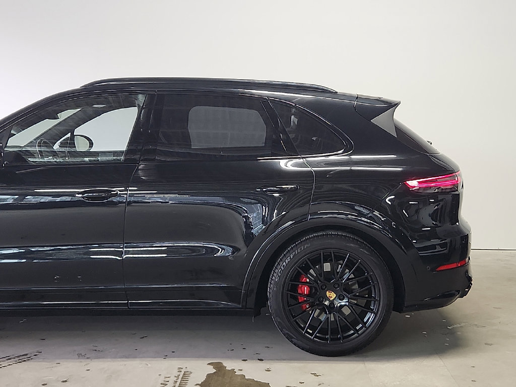Certified 2023 Porsche Cayenne GTS AWD/4WD image 7
