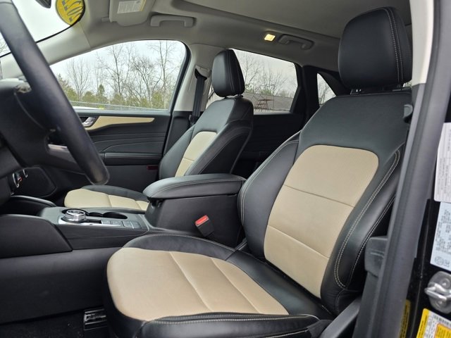 Used 2022 Ford Escape Titanium w/ Titanium Premium Package image 10